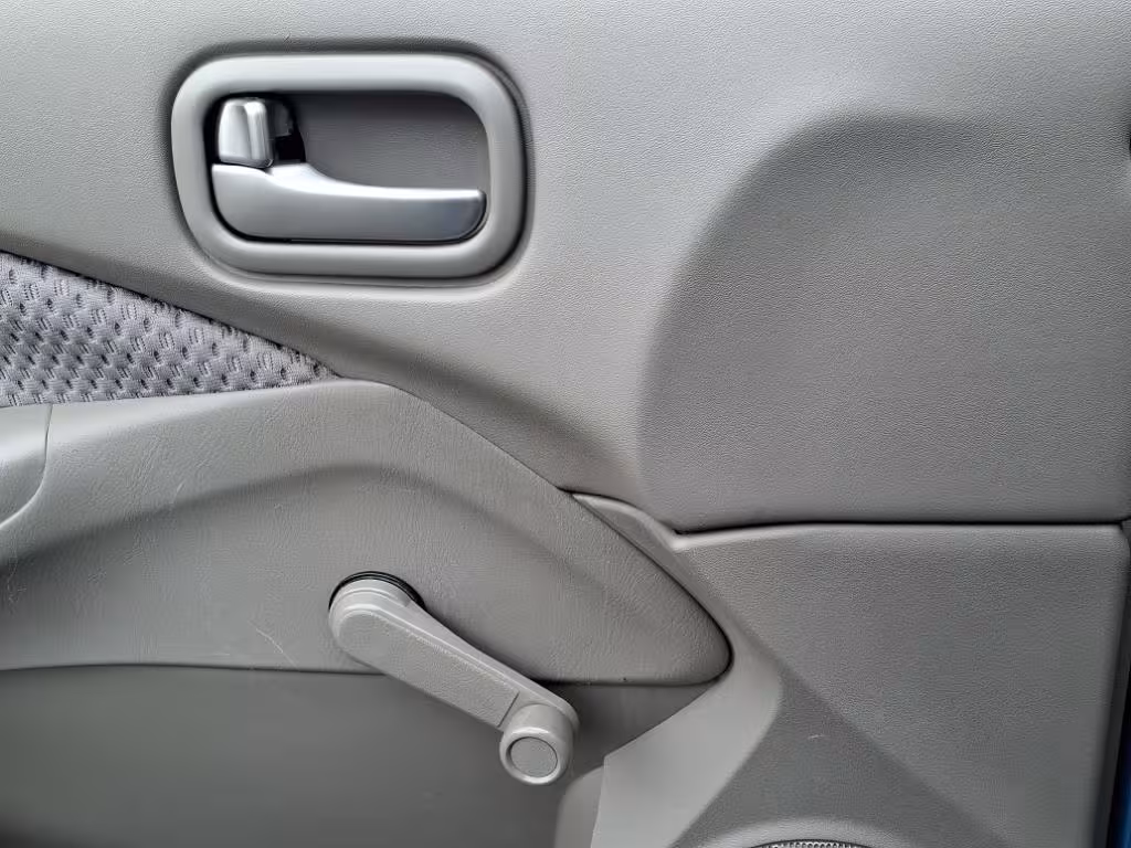 2004 Nissan Sentra - 3N1CB51DX4L869593 - Image #19