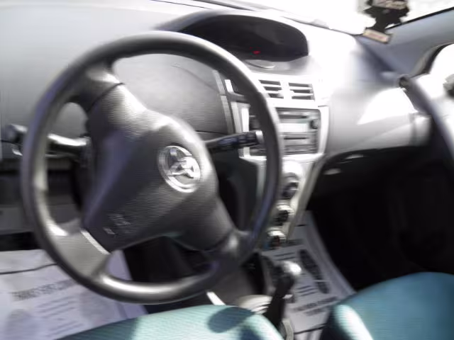2008 Toyota Yaris - JTDJT923685197861 - Image #2