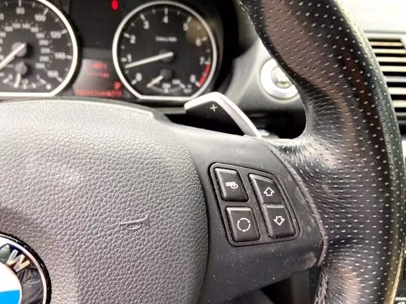 2011 BMW 1-Series - WBAUN7C58BVM24452 - Image #15