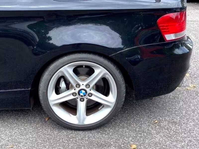 2011 BMW 1-Series - WBAUN7C58BVM24452 - Image #20