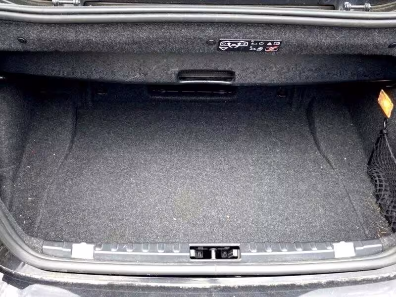 2011 BMW 1-Series - WBAUN7C58BVM24452 - Image #21
