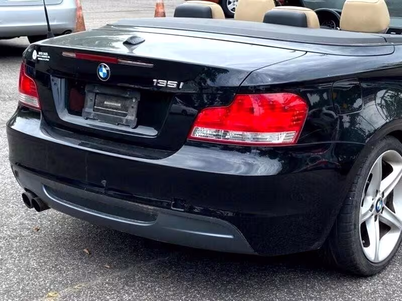 2011 BMW 1-Series - WBAUN7C58BVM24452 - Image #23
