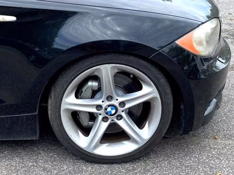 2011 BMW 1-Series - WBAUN7C58BVM24452 - Image #25