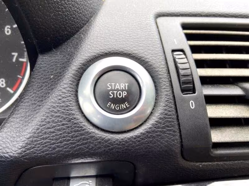 2011 BMW 1-Series - WBAUN7C58BVM24452 - Image #30