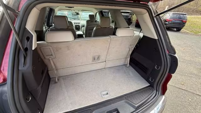 2011 GMC Acadia - 1GKKRRED3BJ109343 - Image #17