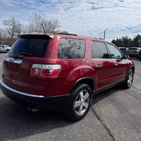 2011 GMC Acadia - 1GKKRRED3BJ109343 - Image #31