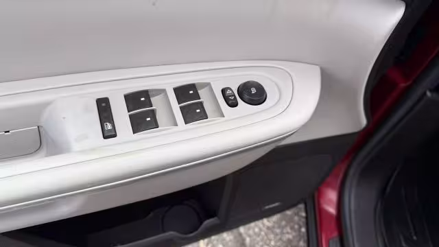 2011 GMC Acadia - 1GKKRRED3BJ109343 - Image #8