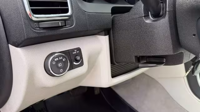2011 GMC Acadia - 1GKKRRED3BJ109343 - Image #9