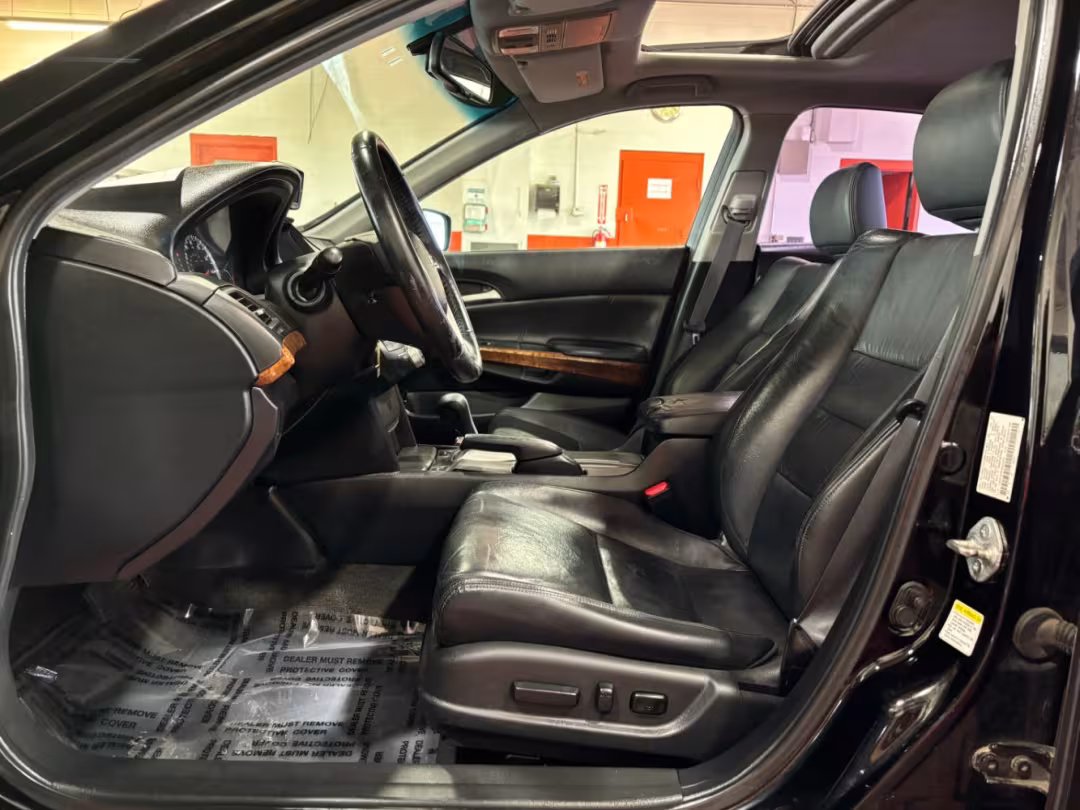 2011 Honda Accord - 1HGCP2F85BA006621 - Image #13