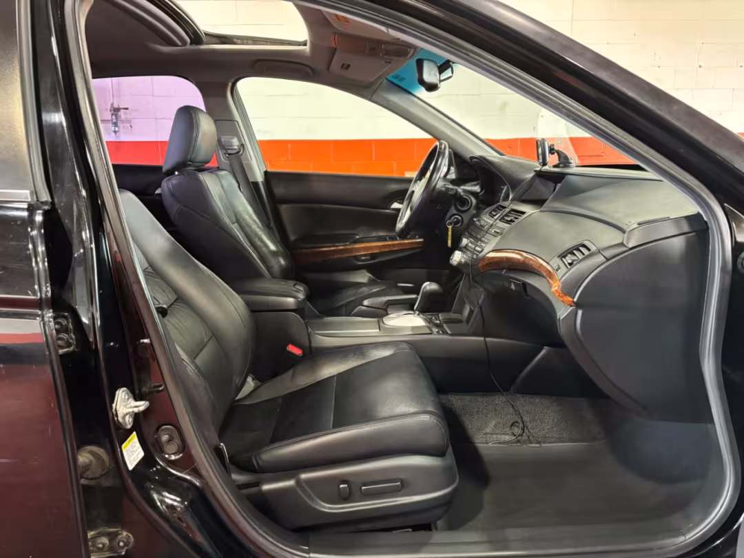 2011 Honda Accord - 1HGCP2F85BA006621 - Image #17