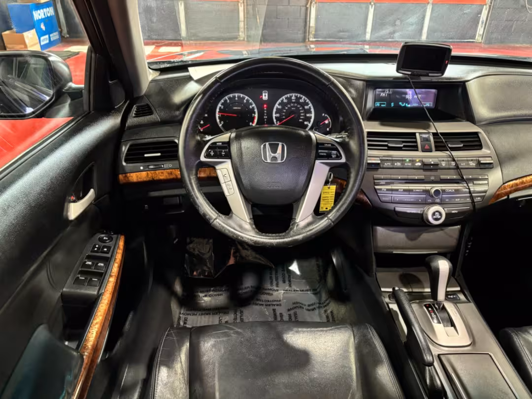 2011 Honda Accord - 1HGCP2F85BA006621 - Image #19