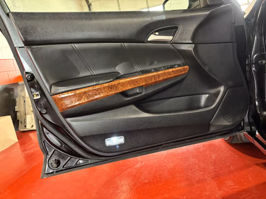 2011 Honda Accord - 1HGCP2F85BA006621 - Image #30