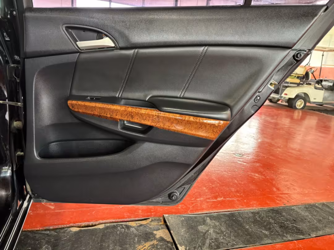 2011 Honda Accord - 1HGCP2F85BA006621 - Image #32