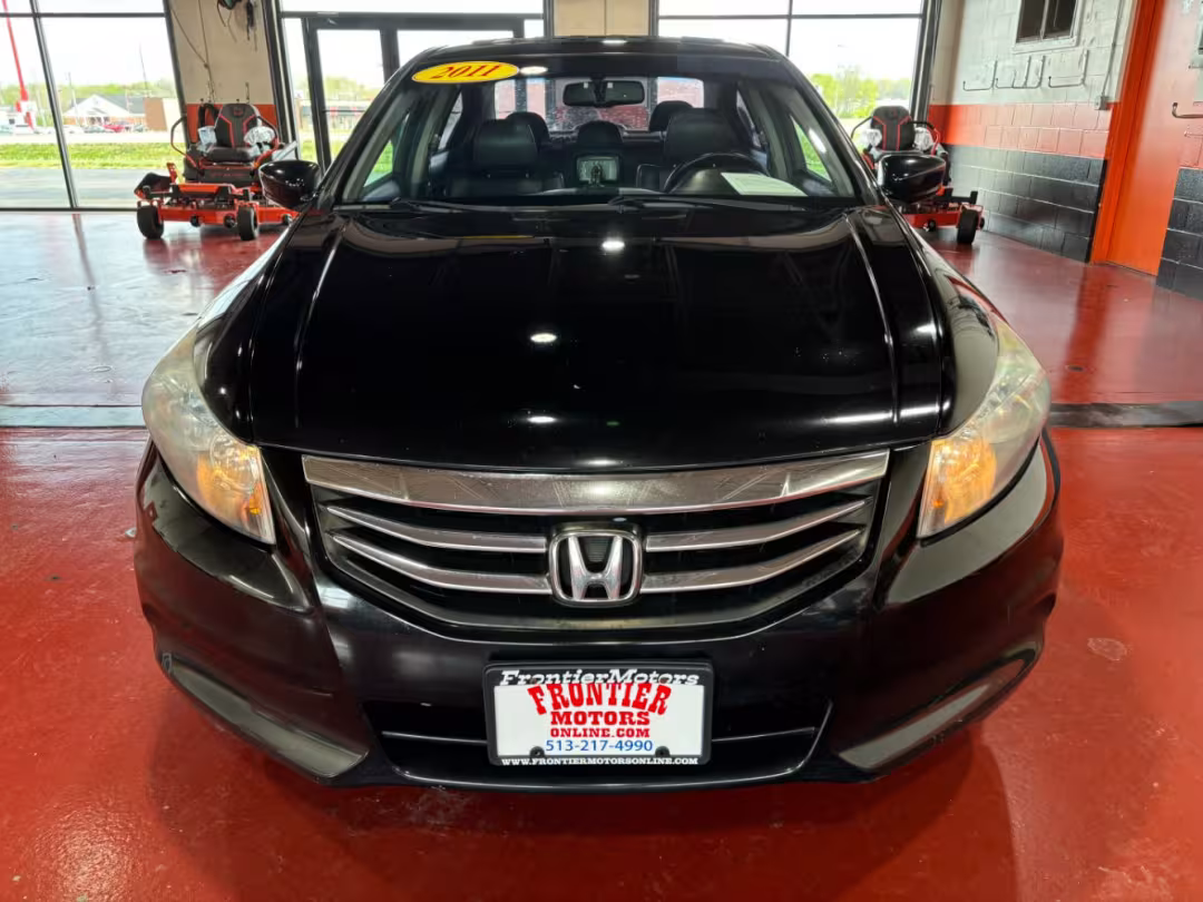 2011 Honda Accord - 1HGCP2F85BA006621 - Image #4