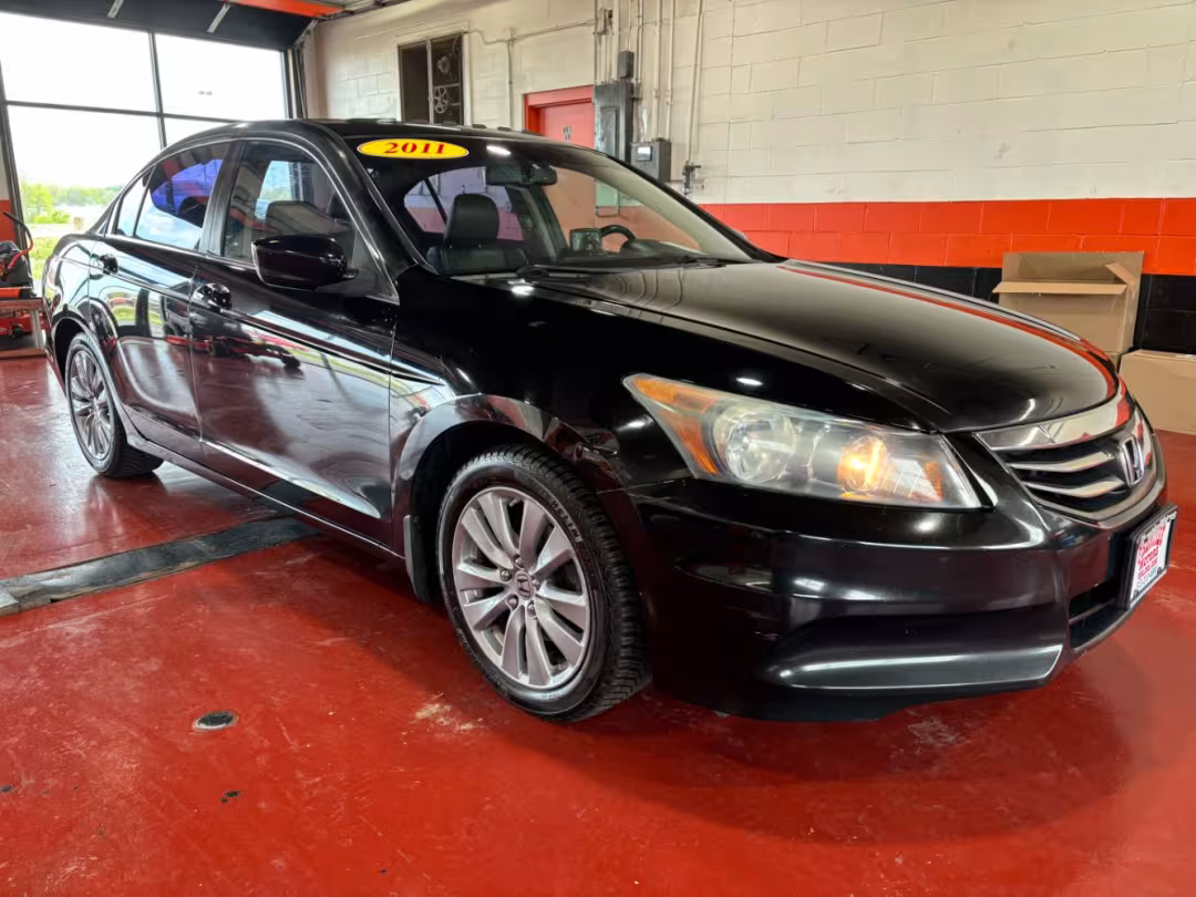 2011 Honda Accord - 1HGCP2F85BA006621 - Image #5