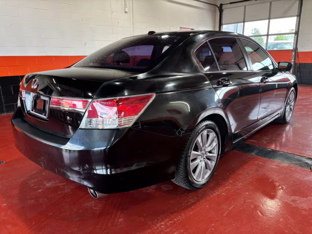 2011 Honda Accord - 1HGCP2F85BA006621 - Image #8