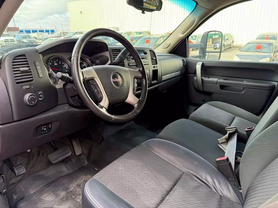 2012 GMC Sierra 2500HD - 1GT120CG6CF134648 - Image #11
