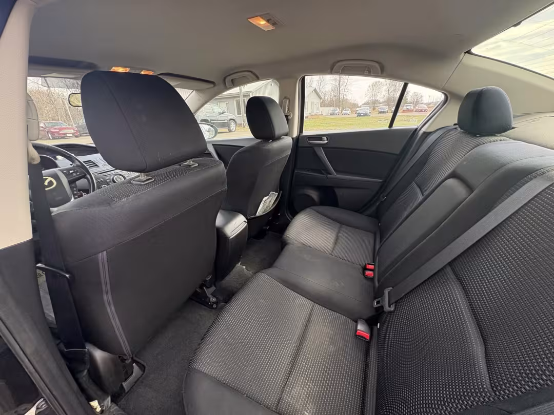2012 Mazda MAZDA3 - JM1BL1V70C1572891 - Image #11