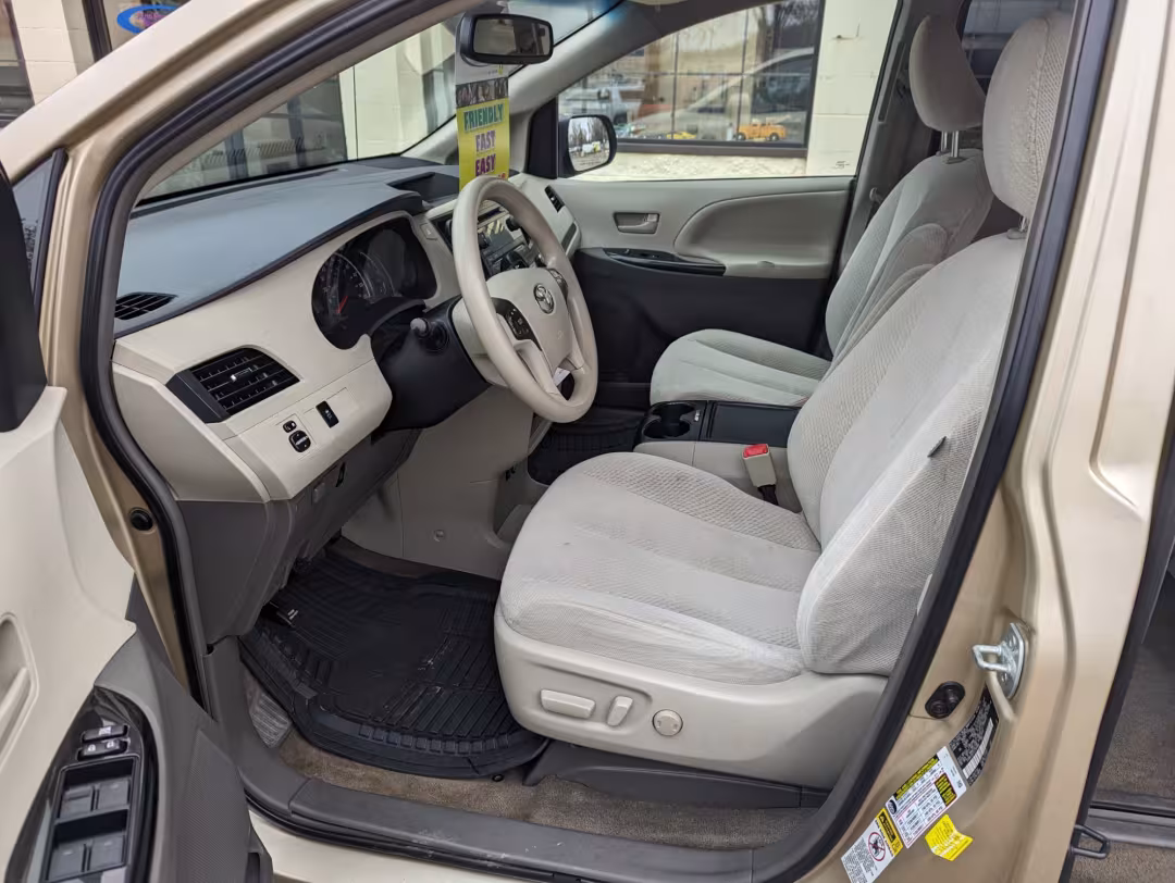 2012 Toyota Sienna - 5TDKK3DC5CS191988 - Image #4