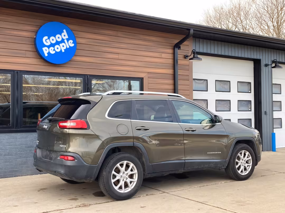 2014 Jeep Cherokee - 1C4PJMCB5EW268658 - Image #1
