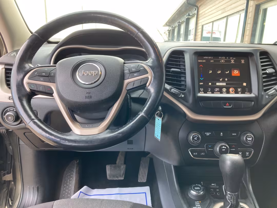 2014 Jeep Cherokee - 1C4PJMCB5EW268658 - Image #5