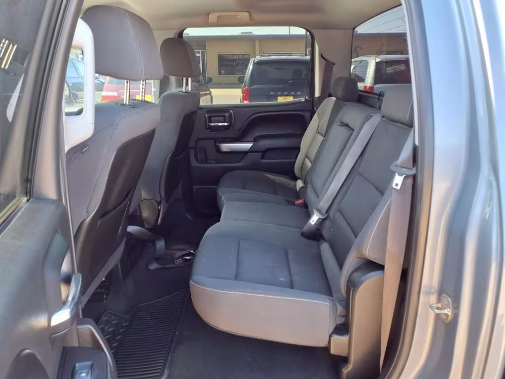 2015 Chevrolet Silverado 1500 - 3GCUKREC5FG273023 - Image #12