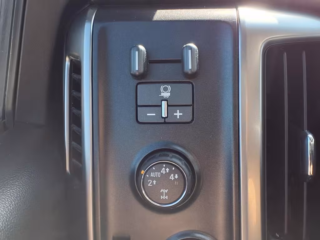 2015 Chevrolet Silverado 1500 - 3GCUKREC5FG273023 - Image #8