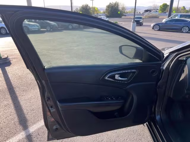 2015 Chrysler 200 - 1C3CCCAB5FN757742 - Image #12