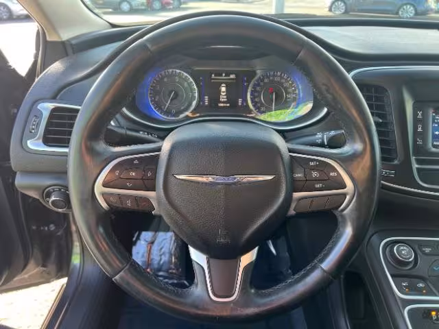 2015 Chrysler 200 - 1C3CCCAB5FN757742 - Image #16