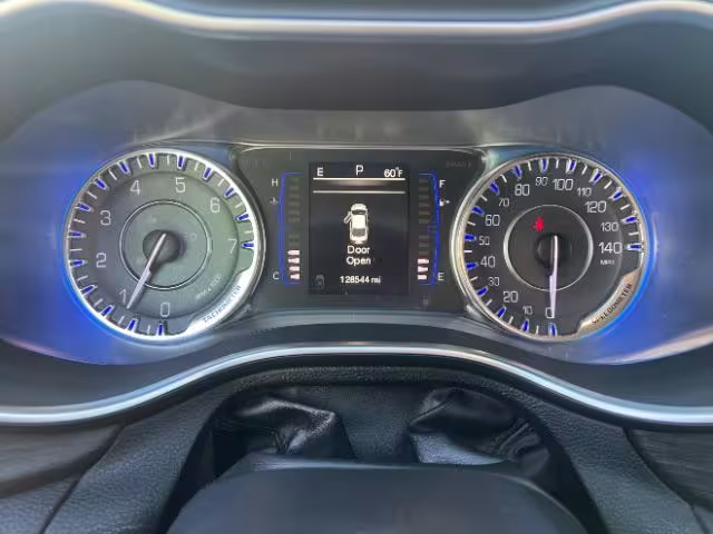 2015 Chrysler 200 - 1C3CCCAB5FN757742 - Image #17