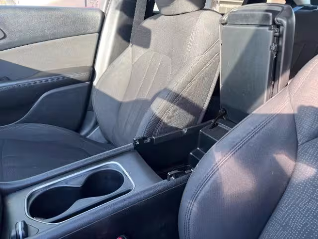2015 Chrysler 200 - 1C3CCCAB5FN757742 - Image #19