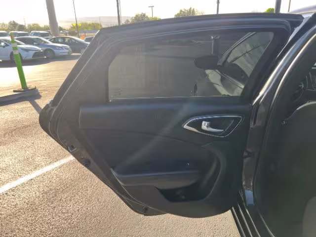 2015 Chrysler 200 - 1C3CCCAB5FN757742 - Image #20