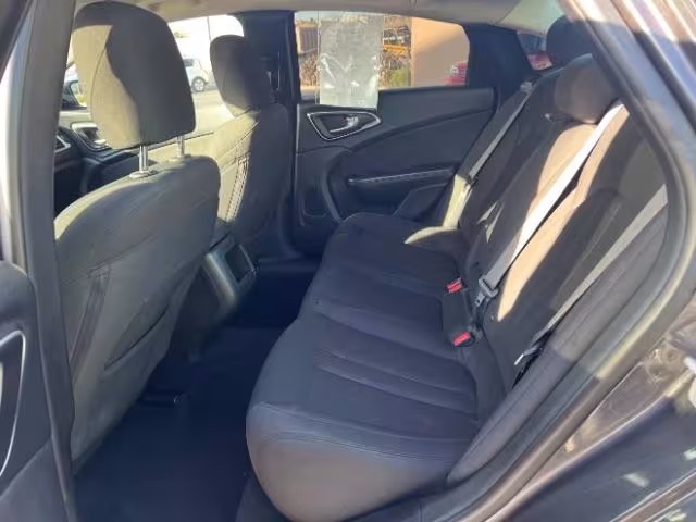 2015 Chrysler 200 - 1C3CCCAB5FN757742 - Image #21