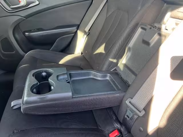 2015 Chrysler 200 - 1C3CCCAB5FN757742 - Image #22