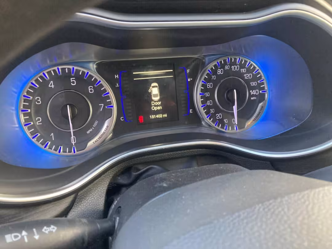 2015 Chrysler 200 - 1C3CCCAB6FN570770 - Image #13