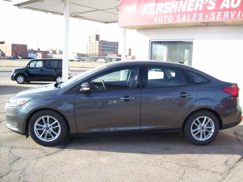 2015 Ford Focus - 1FADP3F21FL255910 - Image #1