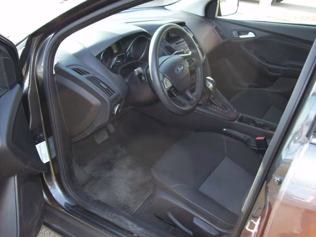 2015 Ford Focus - 1FADP3F21FL255910 - Image #3