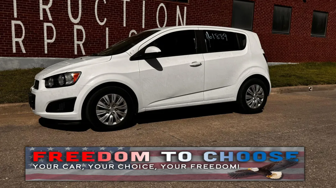 2016 Chevrolet Sonic - 1G1JA6SG7G4161889 - Image #1