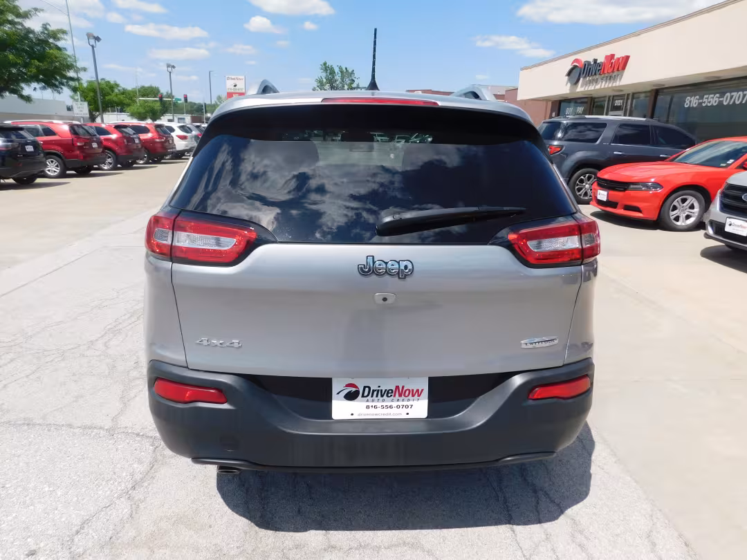 2016 Jeep Cherokee - 1C4PJMCB0GW132800 - Image #10
