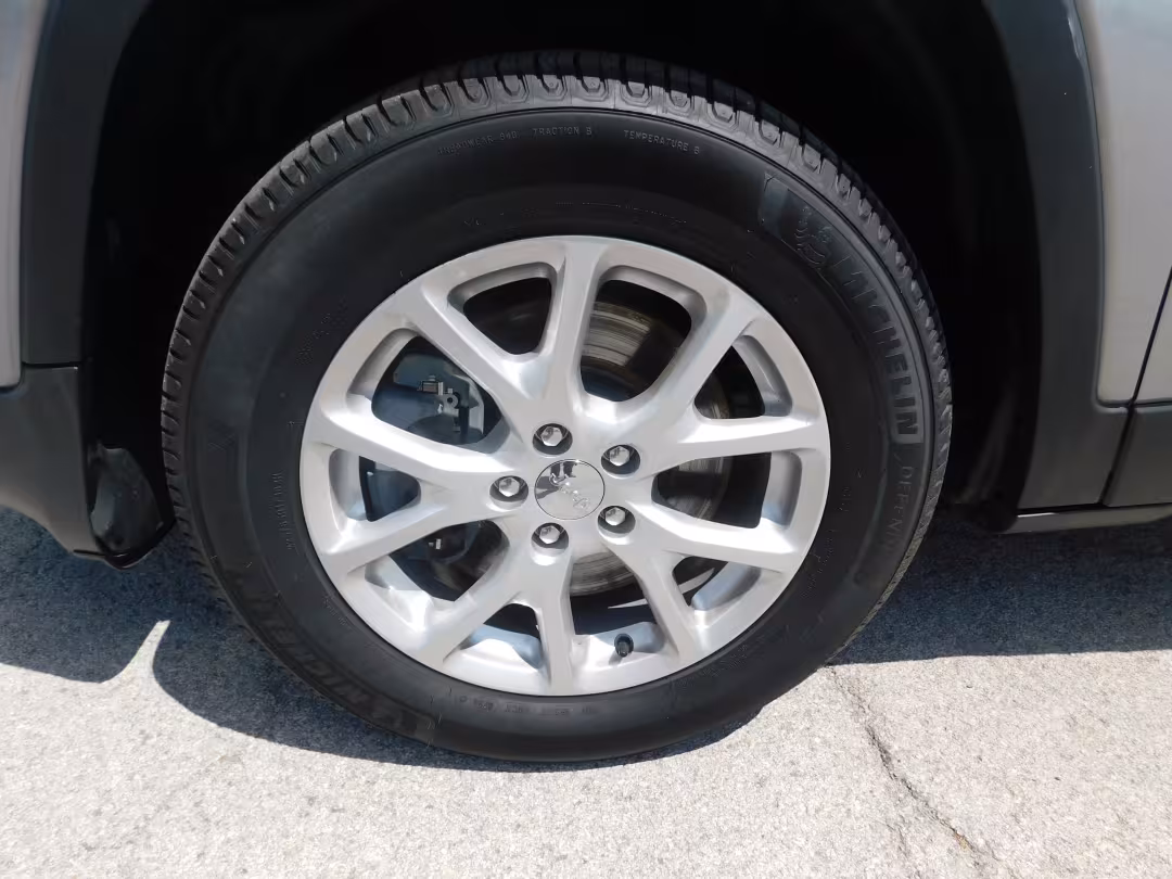 2016 Jeep Cherokee - 1C4PJMCB0GW132800 - Image #3
