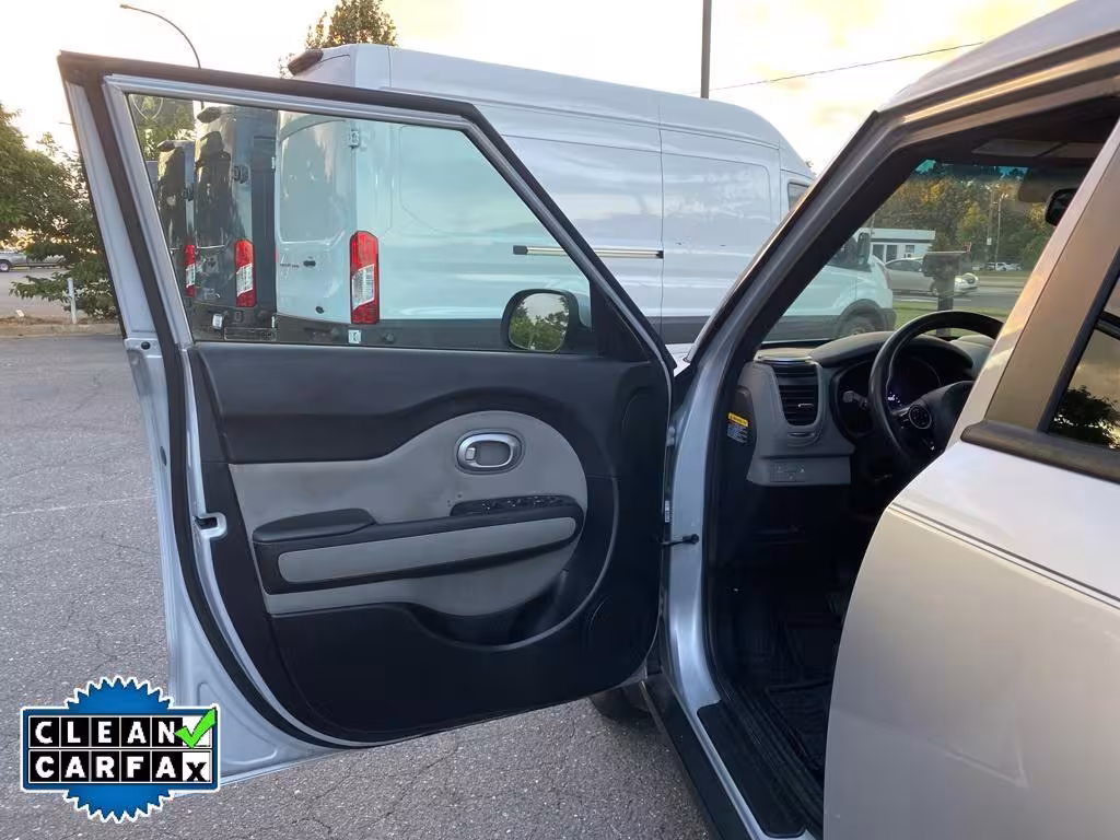 2016 Kia Soul - KNDJP3A54G7850632 - Image #17