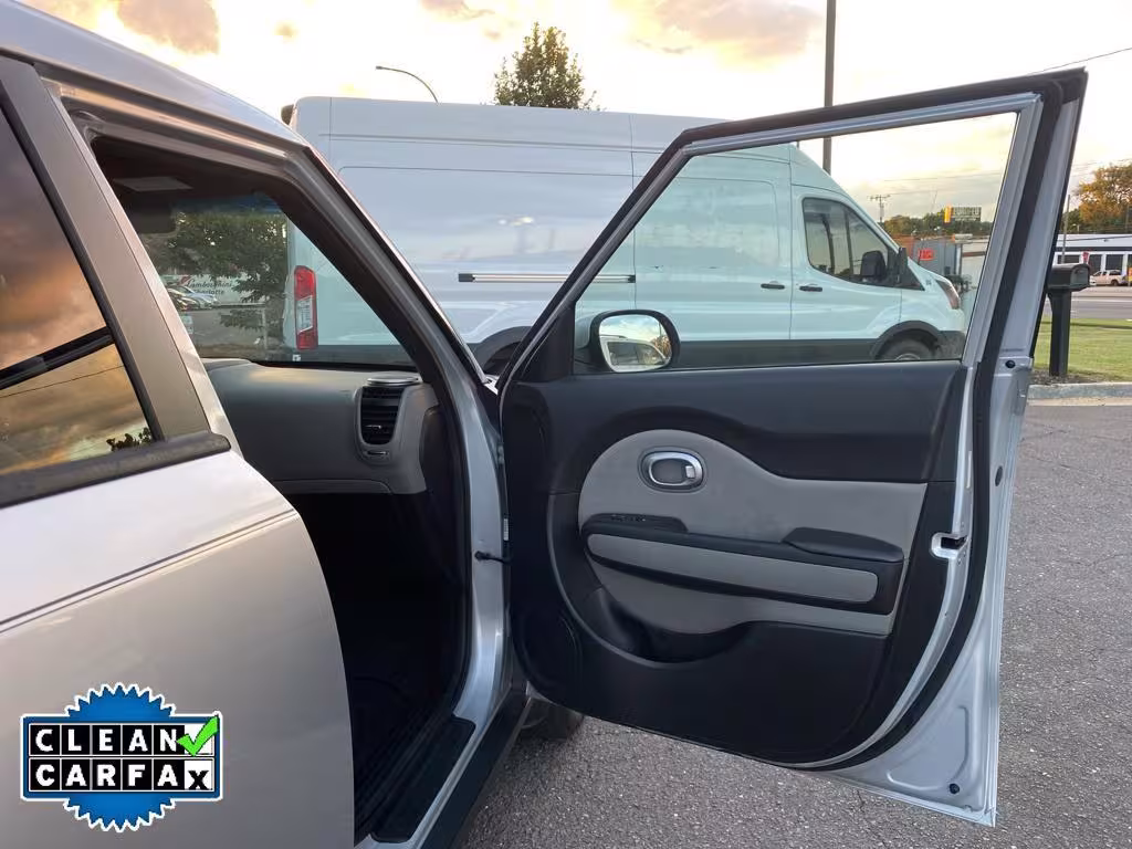 2016 Kia Soul - KNDJP3A54G7850632 - Image #21
