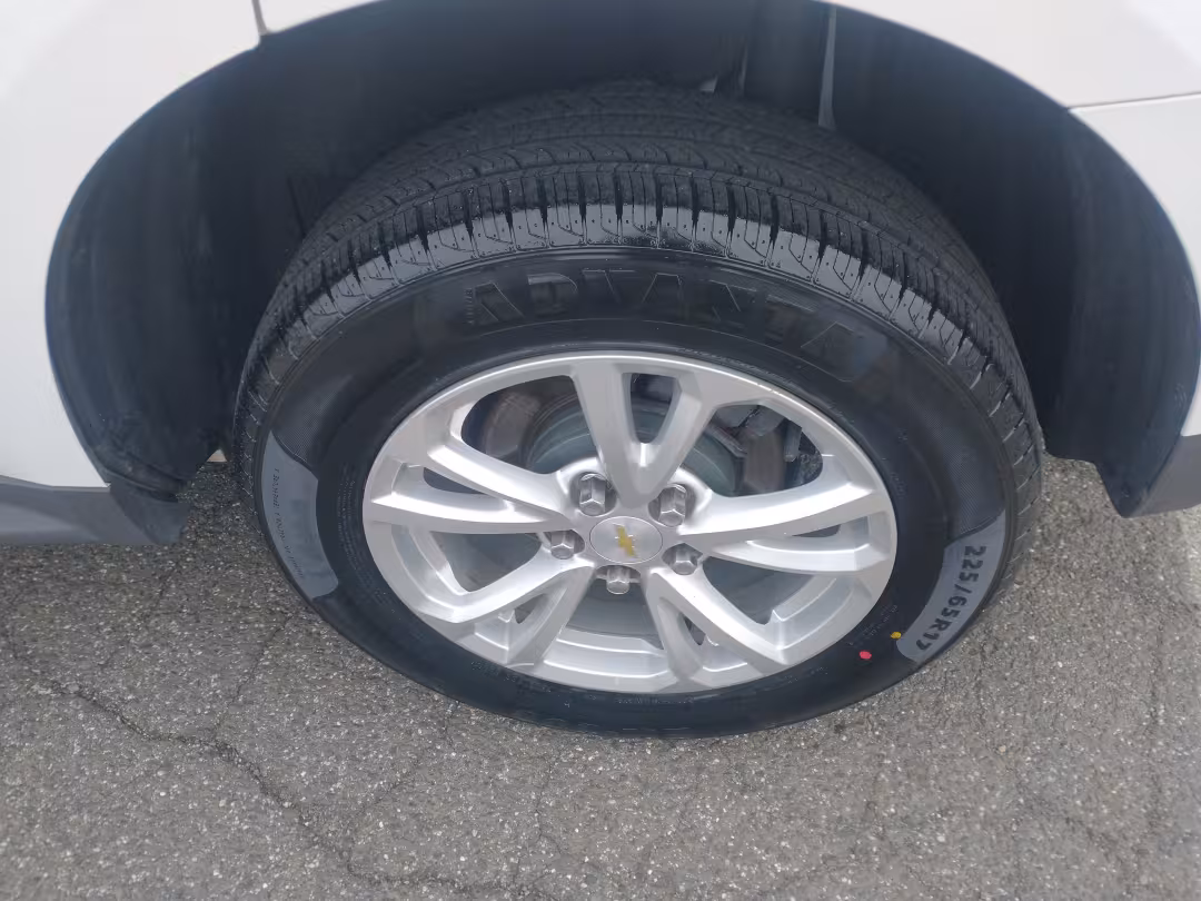 2017 Chevrolet Equinox - 2GNFLFEK5H6328085 - Image #5