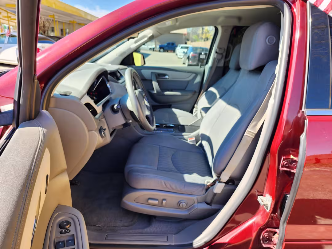 2017 Chevrolet Traverse - 1GNKRGKD0HJ123673 - Image #11