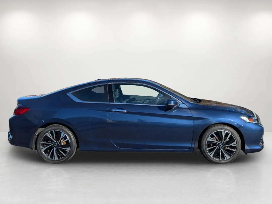 2017 Honda Accord Coupe - 1HGCT1B80HA001461 - Image #4