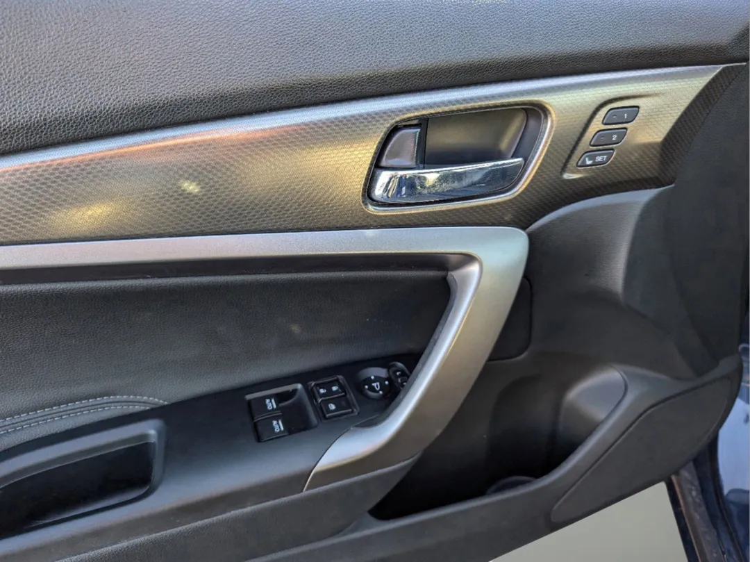2017 Honda Accord Coupe - 1HGCT1B80HA001461 - Image #9