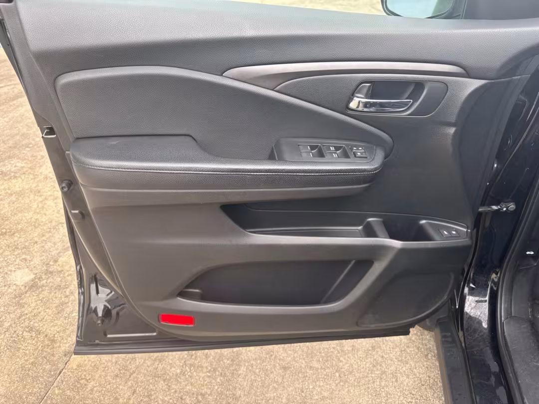 2017 Honda Pilot - 5FNYF5H56HB004453 - Image #24
