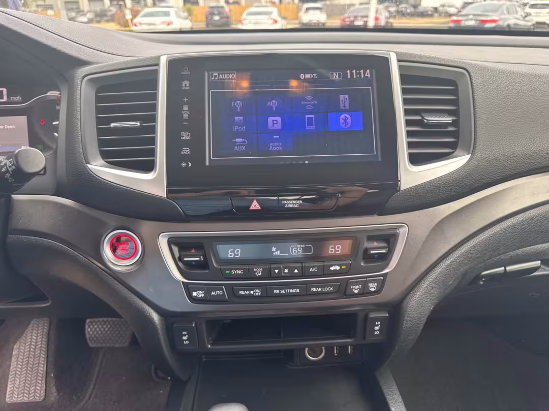 2017 Honda Pilot - 5FNYF5H56HB004453 - Image #31