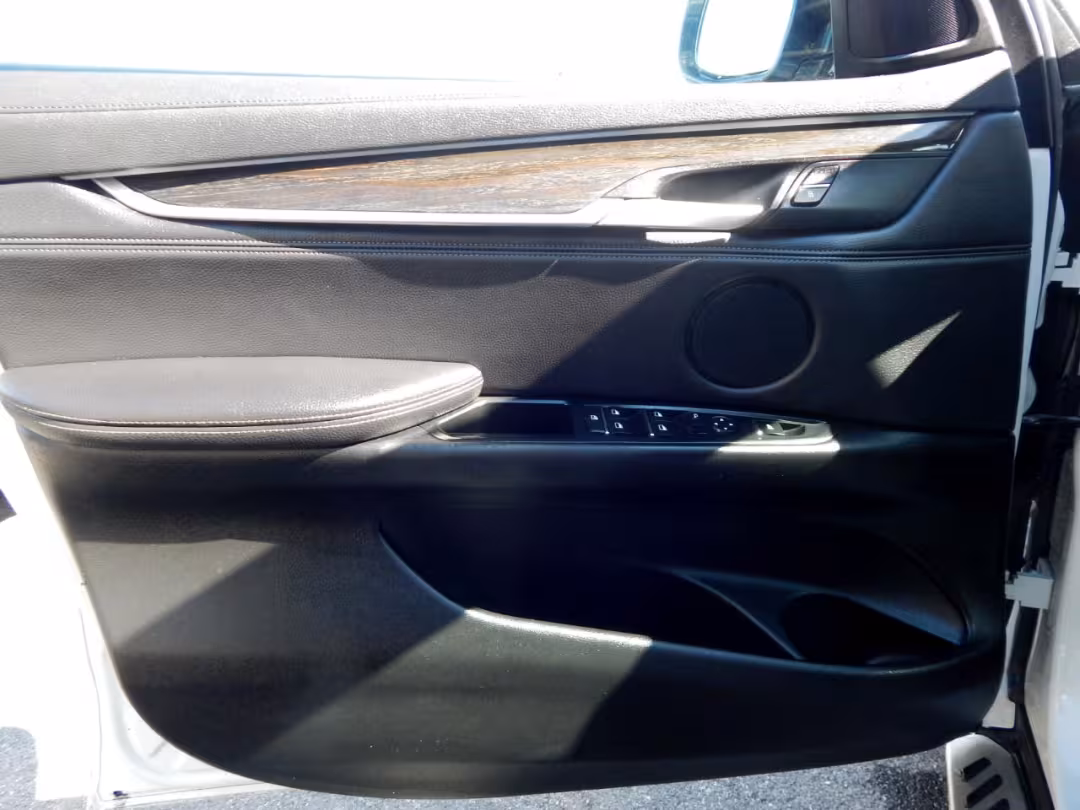 2018 BMW X6 - 5UXKU2C51J0X48420 - Image #14