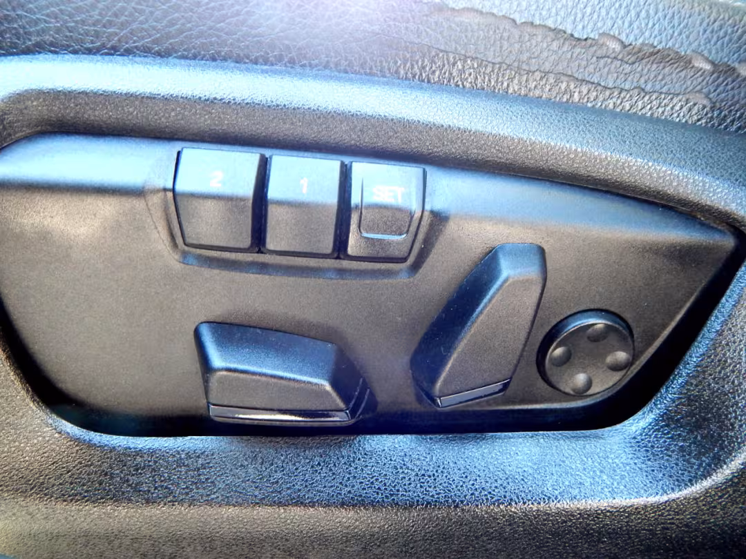 2018 BMW X6 - 5UXKU2C51J0X48420 - Image #17